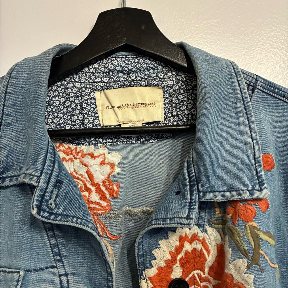 Anthropologie Jean Jacket with Floral Embroidery, Size Small - Picture 3 of 4
